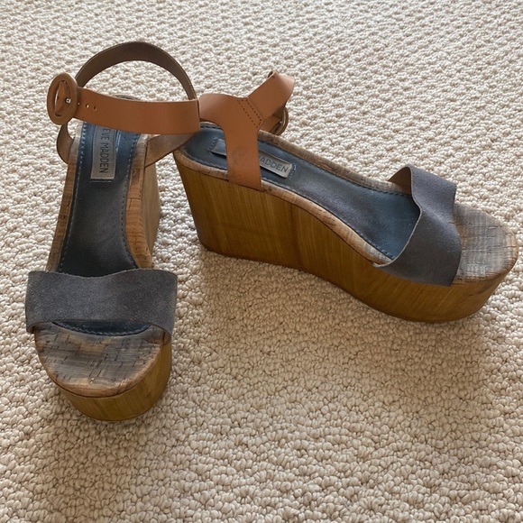 Steve Madden platform sandals - Picture 1 of 5